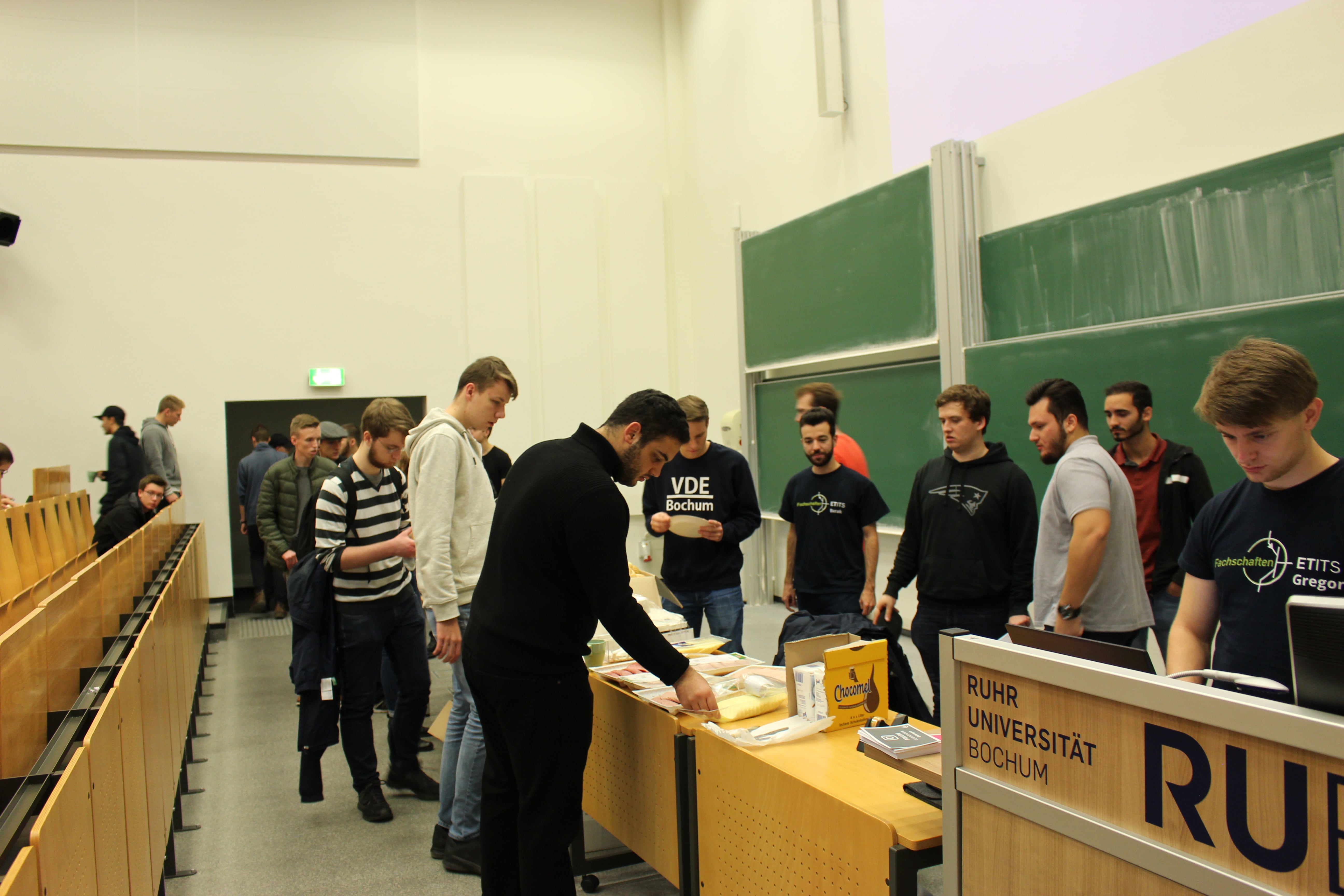 Die Bilder von dem Tag der Fachschaft sind da.
